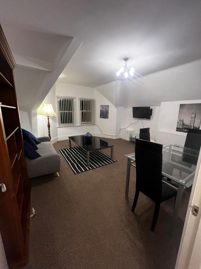No 5 - Large 1 Bed Near Sefton Park And Lark Lane Appartement Liverpool Buitenkant foto